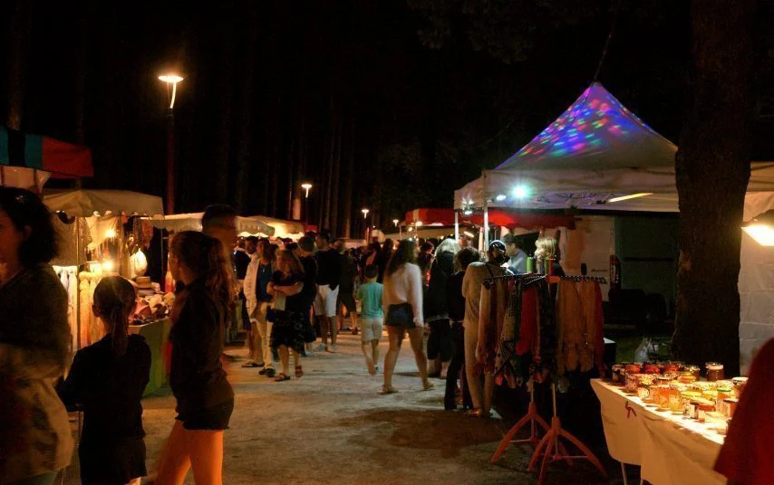 Marche locaux de nuit du Gosier